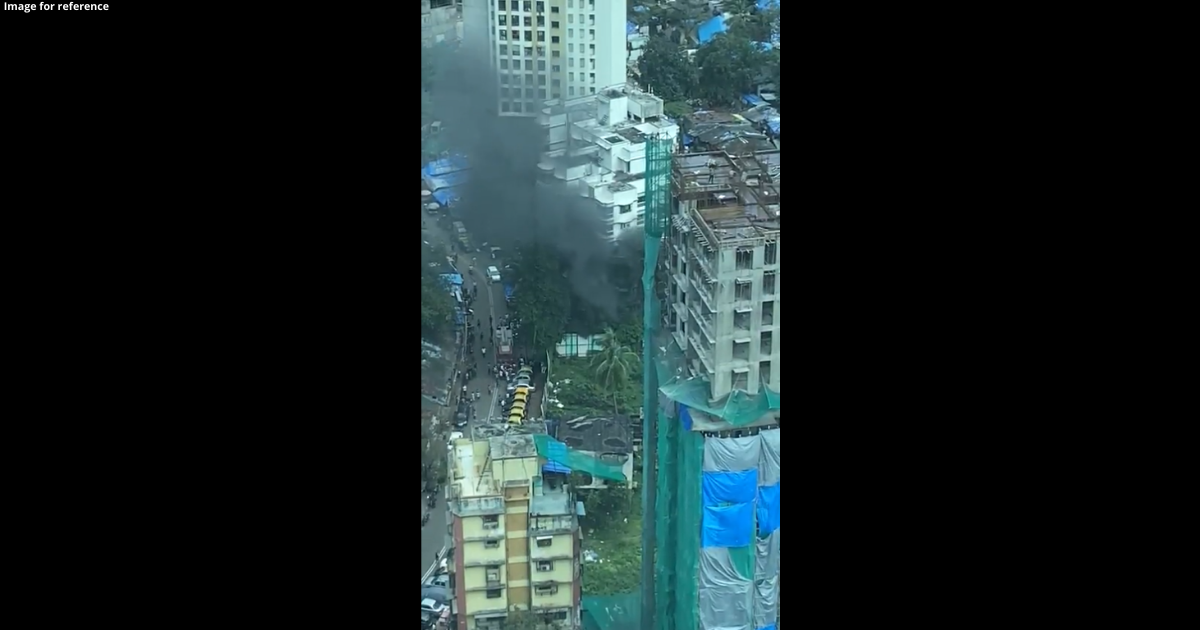 Mumbai: Fire breaks out in Prabhadevi area